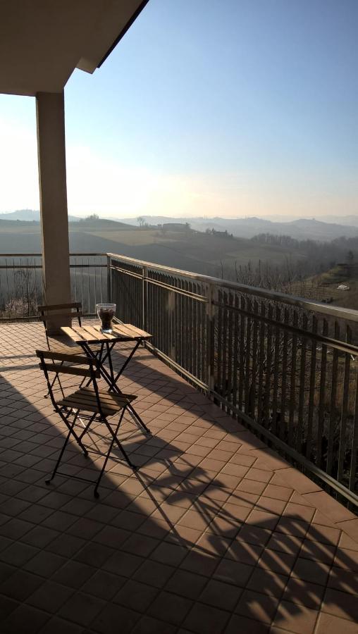 Casa Dusat In Accogliente Edificio Nel Centro Di Monforte Monforte dʼAlba Zewnętrze zdjęcie